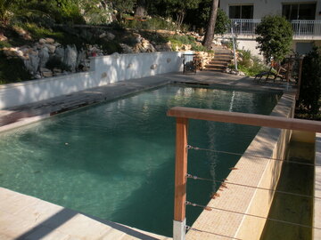 Pourquoi faire appel à un pisciniste pour la création de votre contour de piscine à Montpellier