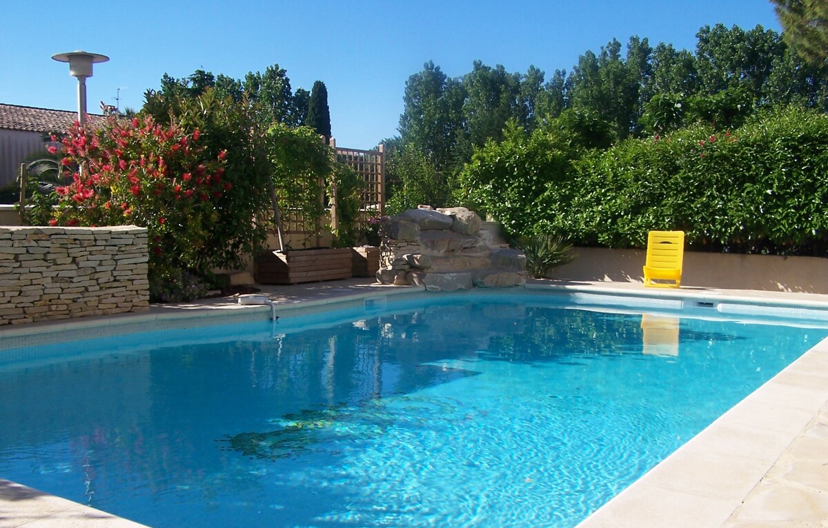 Création d'Enrochement et Piscine sur Mesure à Montpellier avec Piscines Verrier