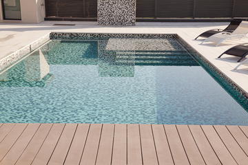 Votre constructeur de piscines traditionnelles et sur mesure 